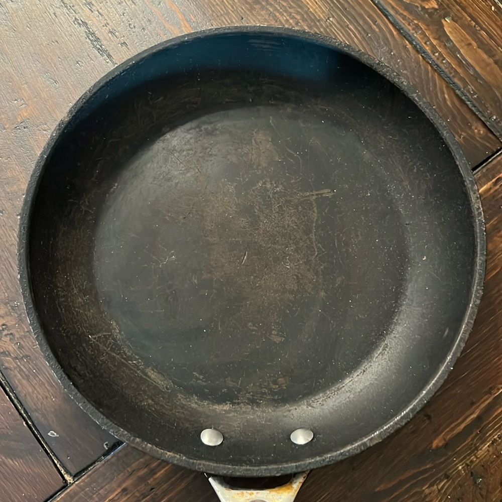 Le Creuset Non-Stick Pro Fry Pan 12”